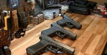 Более 40 тысяч за год: в Польше рекордный спрос на оружие среди гражданских лиц