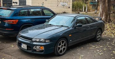 Раритет из 2000-х: в Киеве заметили культовый спорткар Nissan (фото)
