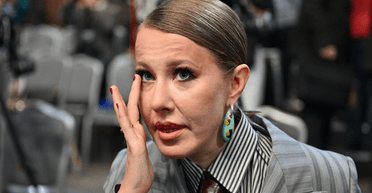 "Не надо мне, русской, указывать": Собчак устроила скандал в центре Парижа (видео)