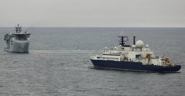 Российский шпионский корабль "Янтарь" ослепляет летчиков НАТО: Британия готова атаковать в ответ