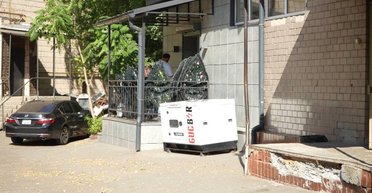 Киевская ритуальная фирма "Петр Великий" превратила зал прощаний в магазин, где родственники погибших военных стоят в очереди, — азовец Скорик