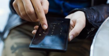 Обов'язково перевірте смартфон: 5 тривожних ознак, що ваш пристрій контролюють хакери