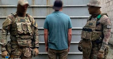 Інформував РФ про маршрути ешелонів з технікою ЗСУ: у Харкові затримали залізничника (фото)