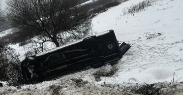 Ехали из Киева на отдых: на Закарпатье перевернулся автобус с детьми, есть травмированные (фото)