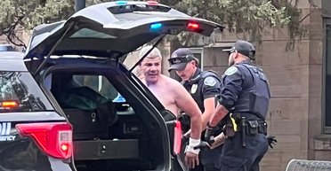 Антисемитский теракт в Колорадо: мужчина пытался сжечь членов еврейской общины на митинге