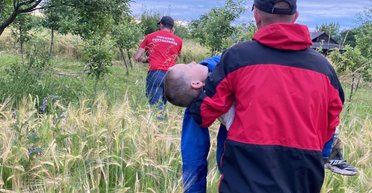 Шукали понад три доби: на Прикарпатті за допомогою дрона знайшли зниклу у лісі 5-річну дитину