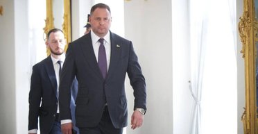 "Приклеївся до Зеленського": Politico розповіло про вплив Єрмака на ухвалення рішень в Україні