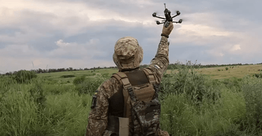 "Новое слово в войне": оператор ВСУ завел дрон прямо в блиндаж оккупантов (видео)