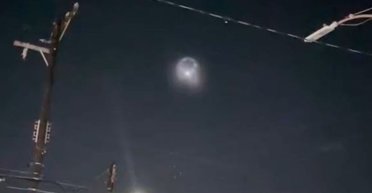 Опасаются вторжения инопланетян: над городом заметили НЛО в форме диска (видео)