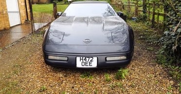 Раритетный американский спорткар 90-х простоял 20 лет заброшенным в гараже (видео)