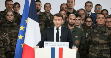 "Неуместно угрожать": Макрон отреагировал на ядерные заявления Путина