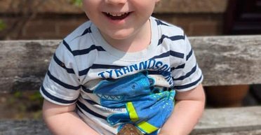 "До ери динозаврів": дитина знайшла у власному саду скам'янілість, якій понад 300 млн років