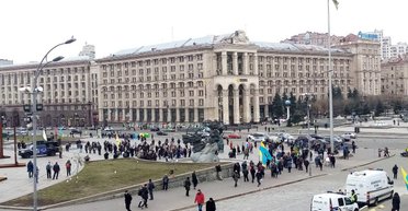 На Майдане проходит вече в честь героев Небесной Сотни