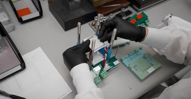 Ученые нашли способ изготовления дешевых батарей: за счет чего это получилось