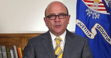 США призначили спостерігача за наданими коштами Україні: хто такий Роберт Сторч