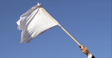 Кто выбрасывает белый флаг. Что общего у Папы Римского, Кристофера Нолана и "Оппенгеймера"