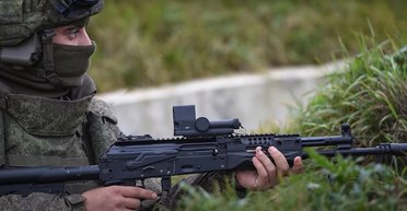 ЗС РФ отримали партію модернізованих АК-12: що поліпшили в "Калашникові" (відео)