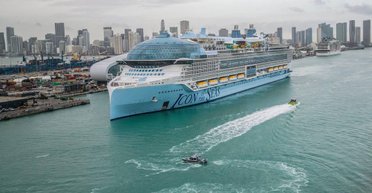 Кошмар під час круїзу: пасажири помітили дещо моторошне на борту лайнера (відео)