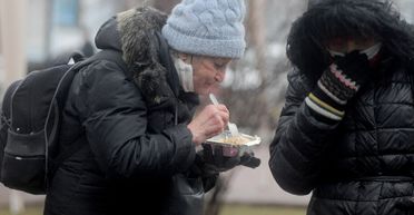 Почти 60% украинцев имеют плохое финансовое положение, 11% — на грани бедности: исследование