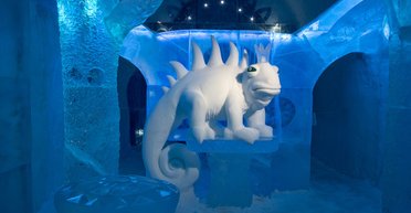 550 тонн льда и снега: в Швеции открылась 35-я версия ледяного отеля