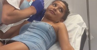 "Бачили маленькі ніжки монстра": лікарі виявили незвичану знахідку у вусі дівчини (відео)