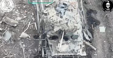 Уникальный случай: САУ Paladin уничтожила российскую БМП прямо на ходу (видео)