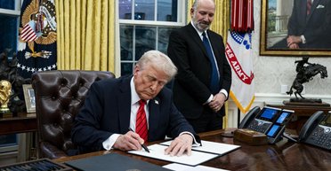 Трамп заборонив в'їжджати до США громадянам 12 держав: хто потрапив до "чорного списку"