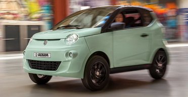 У Франції презентували міське авто за 10 500 євро, яким можна керувати без прав (фото)