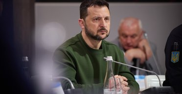 Инструмент террора: Зеленский осудил атаку Ирана на Израиль "шахедами" и ракетами