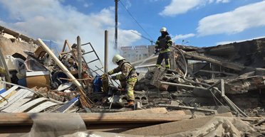 РФ ударила по центру Харькова: взорвалось у входа в парк, где гуляли дети (фото)