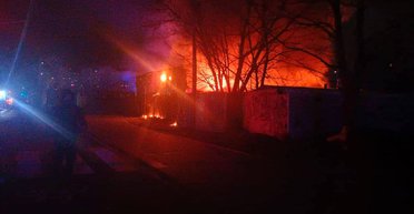 Потужний вибух у Києві: у ДСНС пояснили, що стало причиною пожежі, подробиці