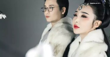 Невипадкова співачка: як історія з "Катюшею" на руїнах Маріуполя вплине на відносини України та Китаю