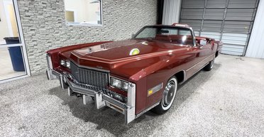 Роскошная капсула времени: обнаружено культовое американское авто 70-х с пробегом 475 км (видео)