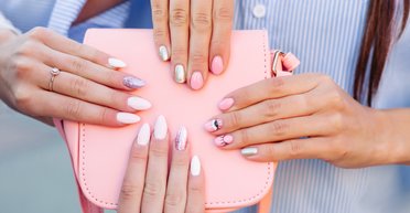 Делайте маникюр. Ученые доказали, что салонный уход за ногтями полезен для женской психики