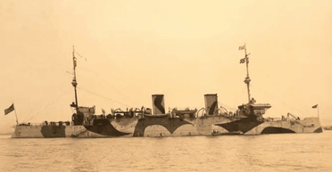 От узоров и розовых кораблей до комплексов РЕБ. История маскировки боевых флотов