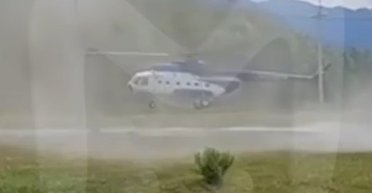 Зачепив дроти: з'явилося відео падіння Мі-8 на Алтаї з пасажирами на борту