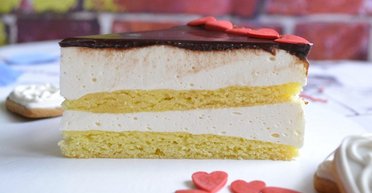 Воздушный и нежный: рецепт классического торта "Птичье молоко"