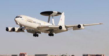 НАТО замінить літаки-розвідники системи AWACS на модифіковані Boeing 737, — Столтенберг