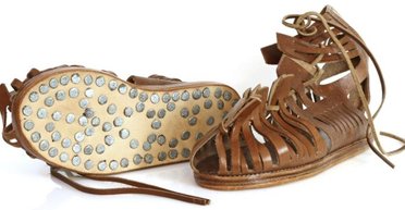 Принадлежала римскому легионеру: немецкие археологи нашли 2000-летнюю сандалию (фото)