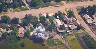 Мінус "Наводчик-2": дрони та артилерія ЗСУ уразили ворожий комплекс БПЛА (відео)