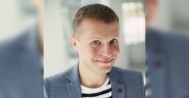 "Смеяться по-новому": как комик из Украины учится шутить в Америке