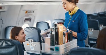 Одна вещь превратит экономперелет в бизнес-полет: бортпроводница поделилась секретом