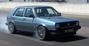 Неприметный монстр: в Германии показали экстремальный Volkswagen Golf 2 на 900 сил (видео)