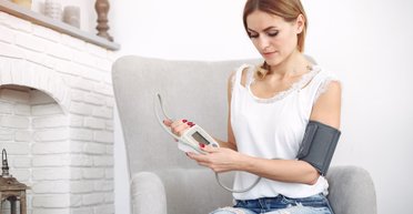 Как снизить давление. Кардиологи назвали 9 самых эффективных способов