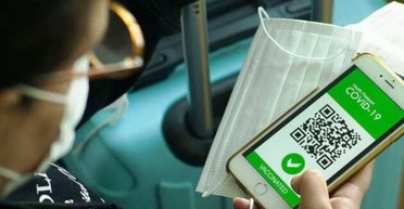 Танцы вокруг "Дии". Поможет ли светофор из сертификатов остановить пандемию в Украине