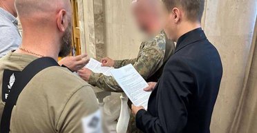 Військкому Києва вручили протокол про корупцію: яка відповідальність передбачена (фото)