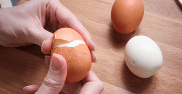 Жінка їла по 2 яйця на сніданок протягом двох тижнів: що сталося