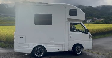 Менший за Skoda Fabia: в Японії випустили мініатюрний дім на колесах за $23 700 (відео)