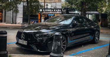 В Киеве заметили новейший мощный спорткар Mercedes (фото)