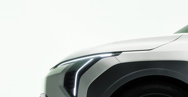 Самый доступный электрокроссовер Kia показали на первых изображениях